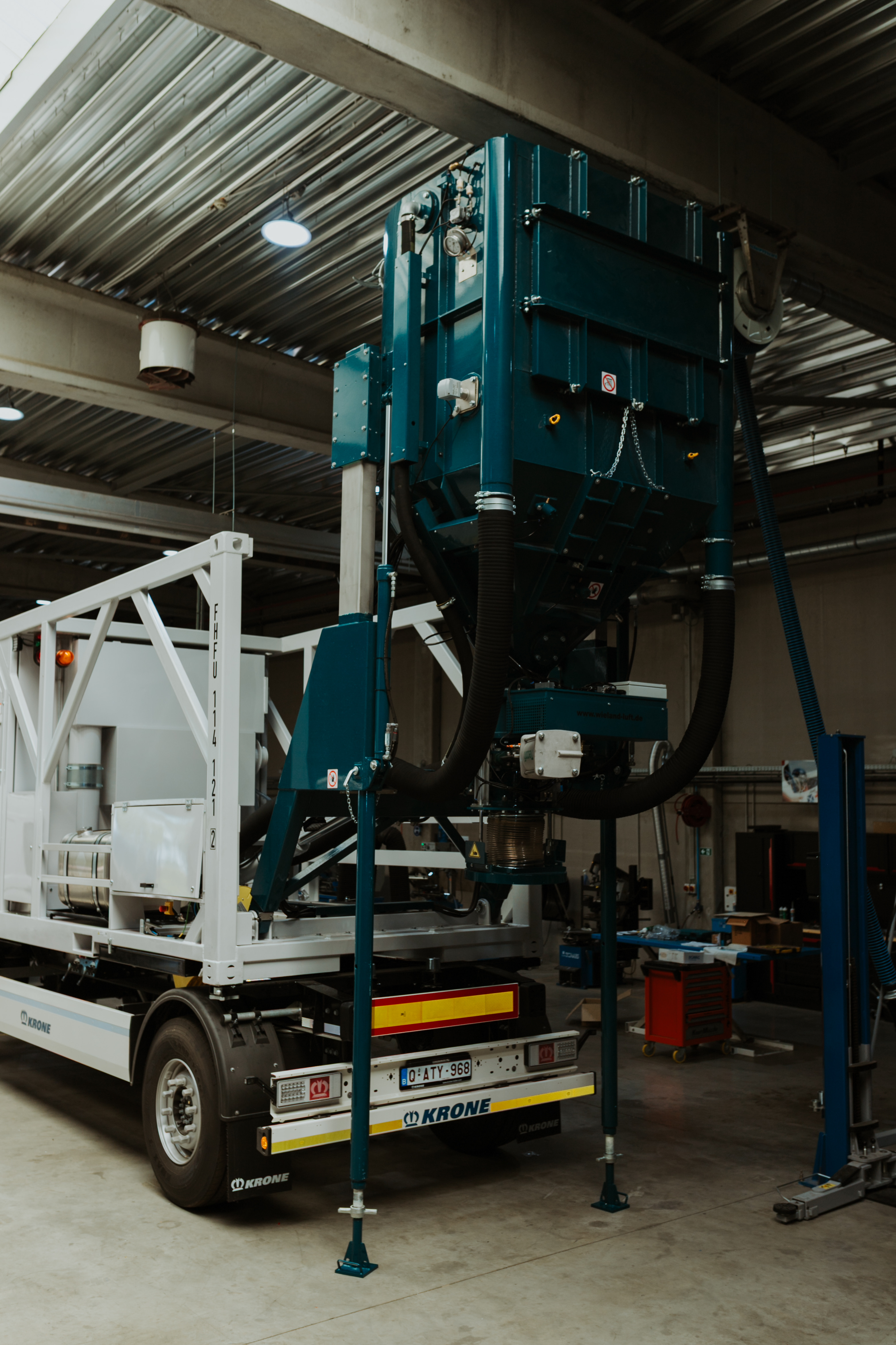 Catalyst handling apparatuur